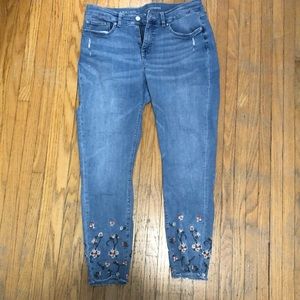 Flower Embroidered light wash jeans